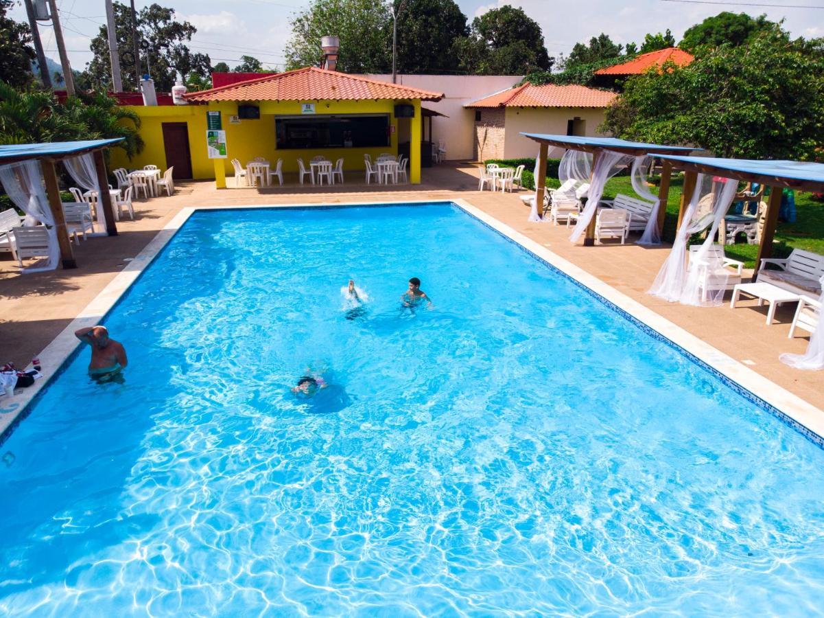 Deluxe Suites Guacamayos - Eco-Lodge & Swimming Pool Bonao Екстериор снимка