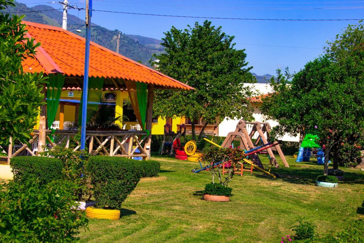 Deluxe Suites Guacamayos - Eco-Lodge & Swimming Pool Bonao Екстериор снимка