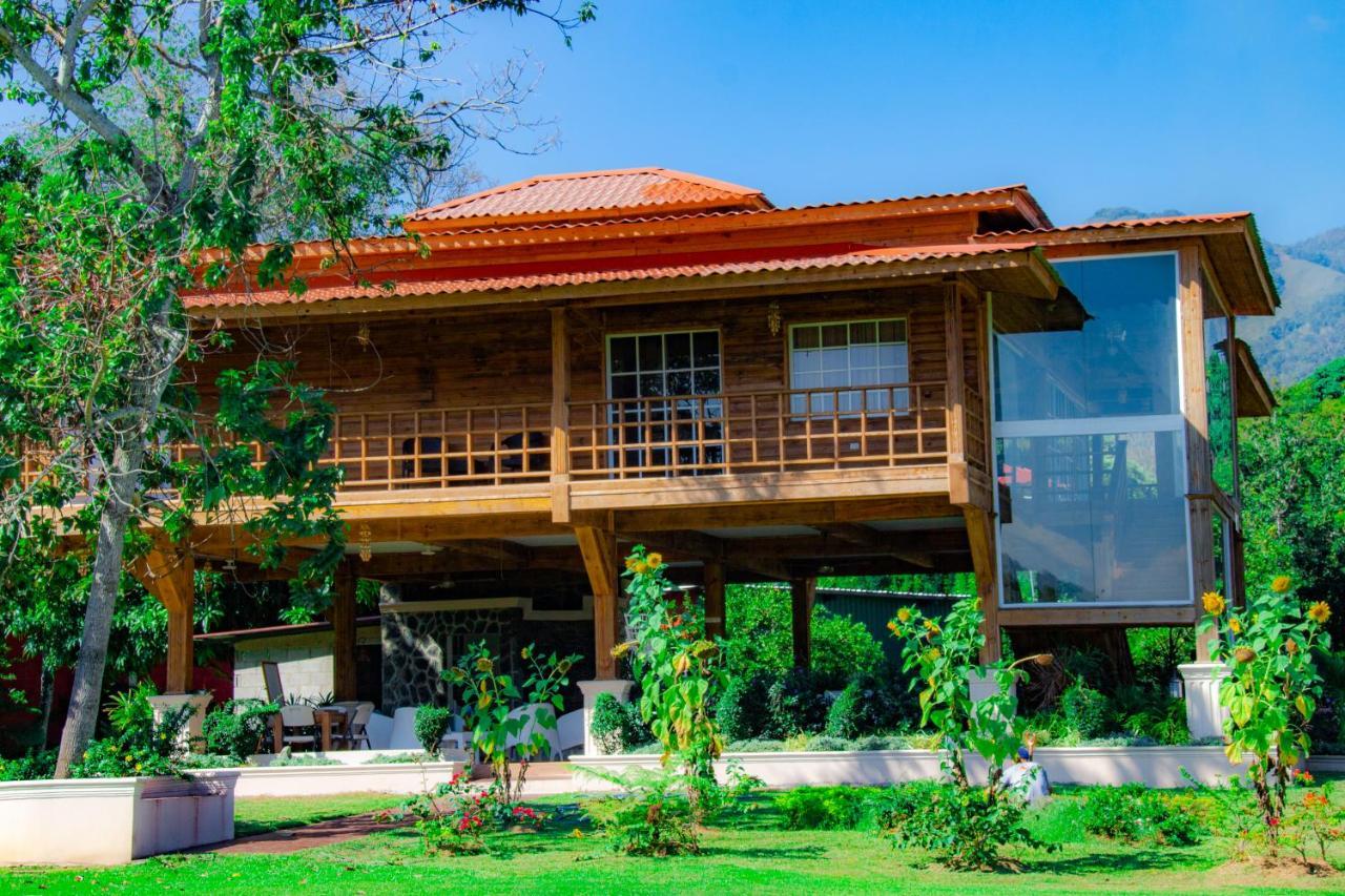 Deluxe Suites Guacamayos - Eco-Lodge & Swimming Pool Bonao Екстериор снимка