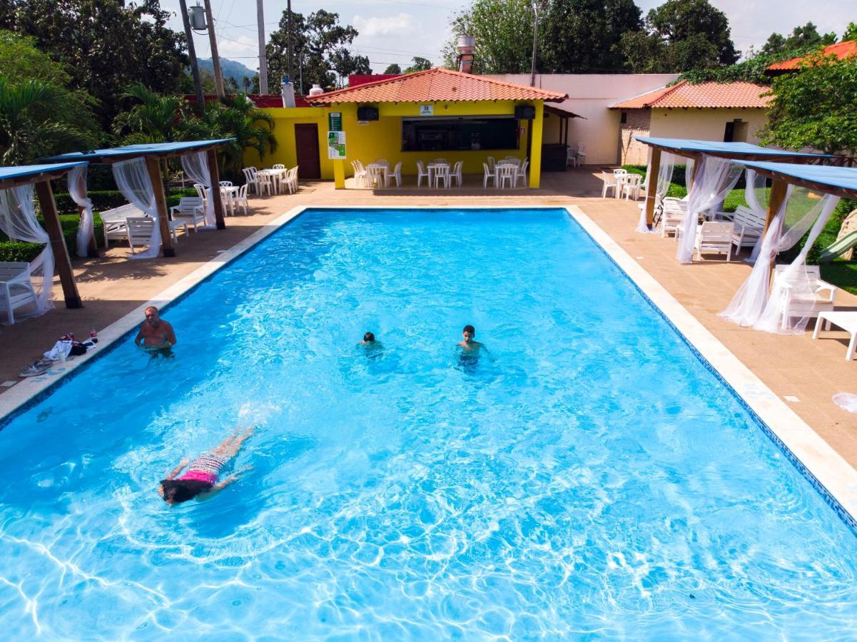 Deluxe Suites Guacamayos - Eco-Lodge & Swimming Pool Bonao Екстериор снимка