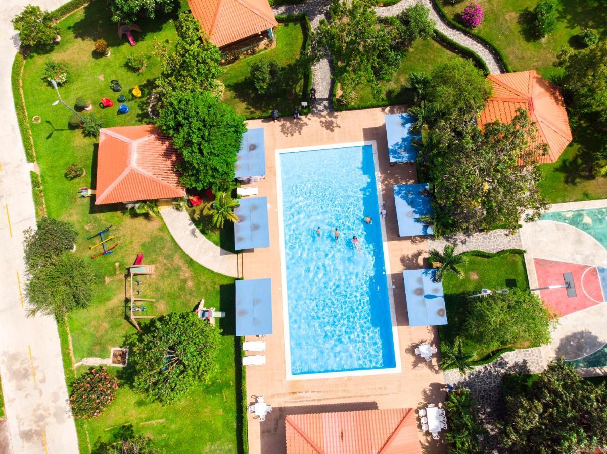 Deluxe Suites Guacamayos - Eco-Lodge & Swimming Pool Bonao Екстериор снимка
